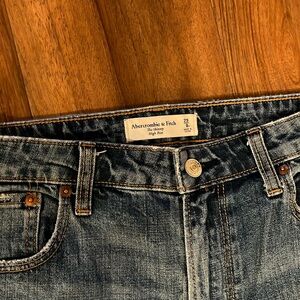 Abercrombie Dark Wash “The Skinny” High Rise Curve Love Jeans Size 8
